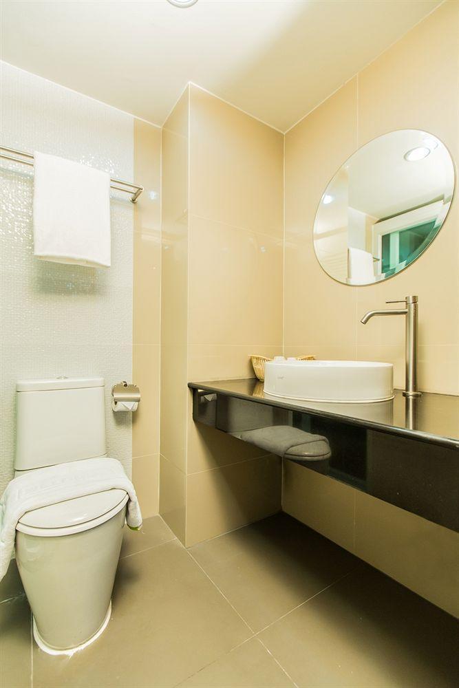 Le Touche Hotel Bangkok Zewnętrze zdjęcie