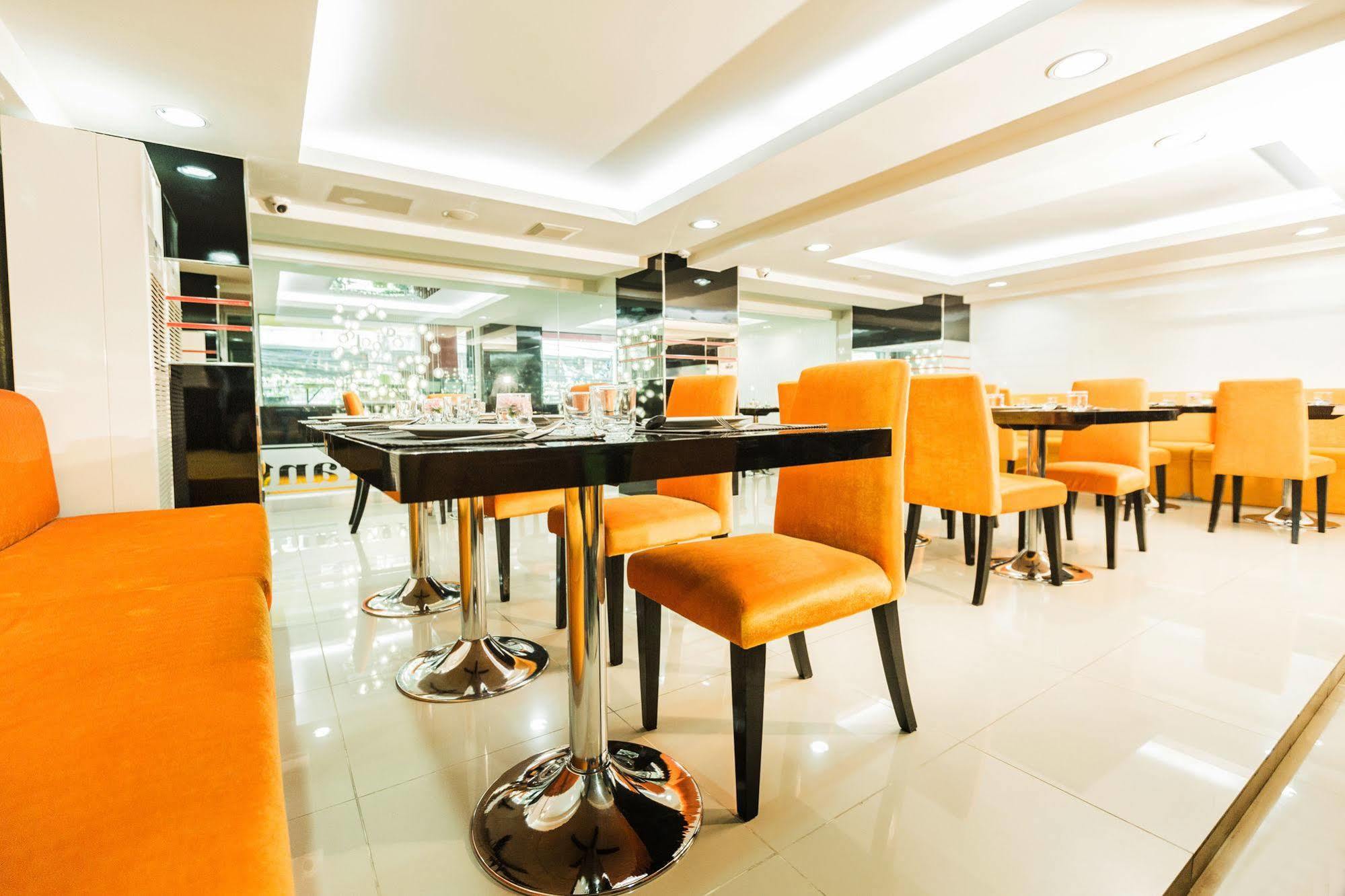 Le Touche Hotel Bangkok Zewnętrze zdjęcie