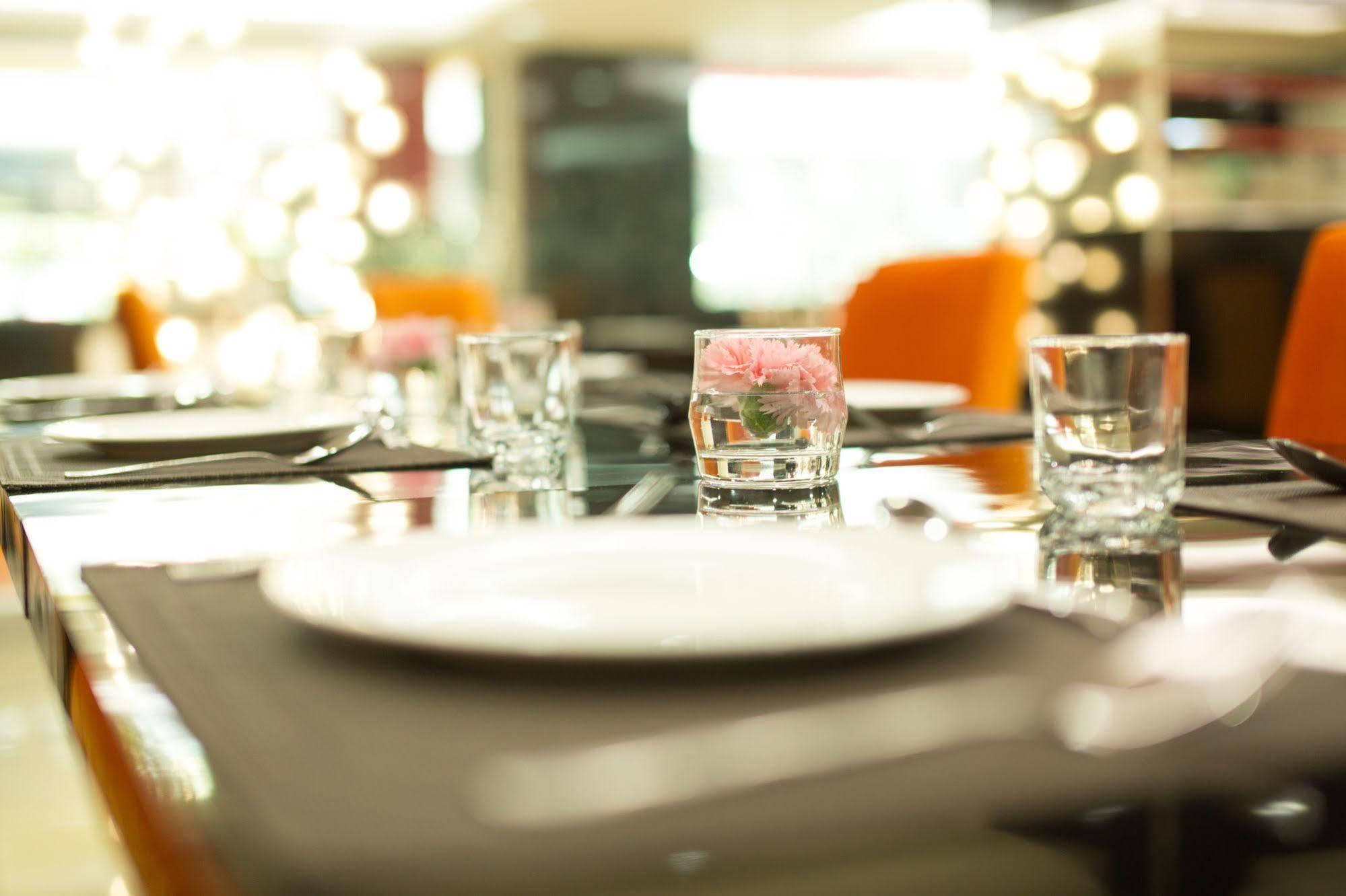 Le Touche Hotel Bangkok Zewnętrze zdjęcie