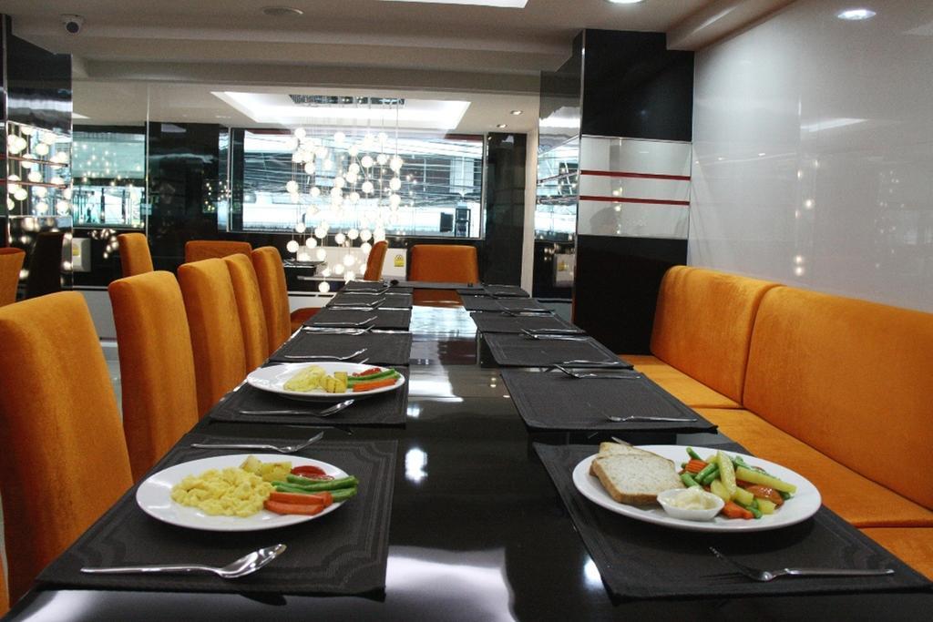Le Touche Hotel Bangkok Zewnętrze zdjęcie